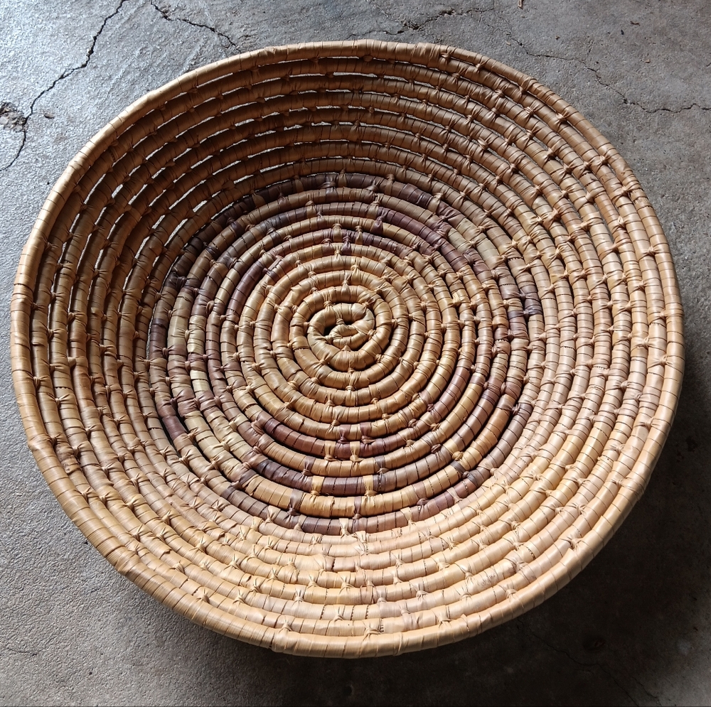 Vintage 14in Tricolor Coiled Grass Basket